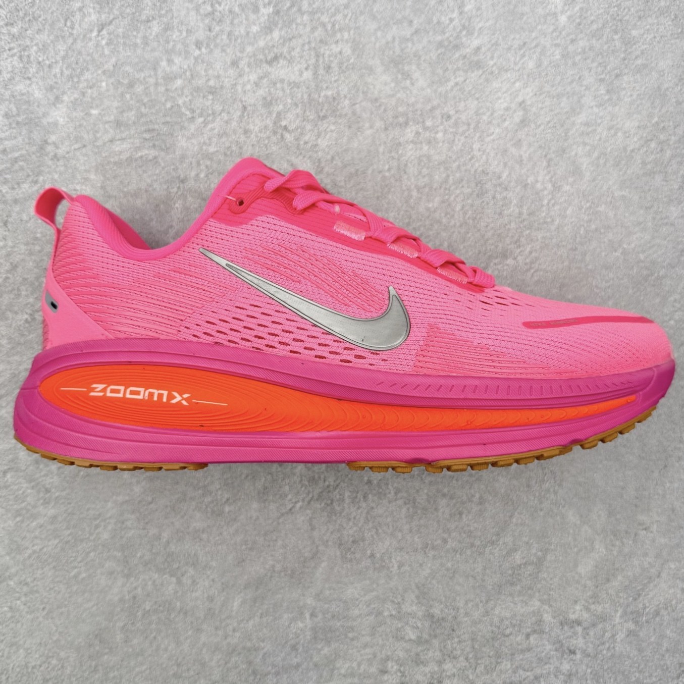 ＃福利特价‼️NK Air Zoom Vomero 18 轻便舒适公路跑步鞋 质感柔软 弹力充沛 助力一