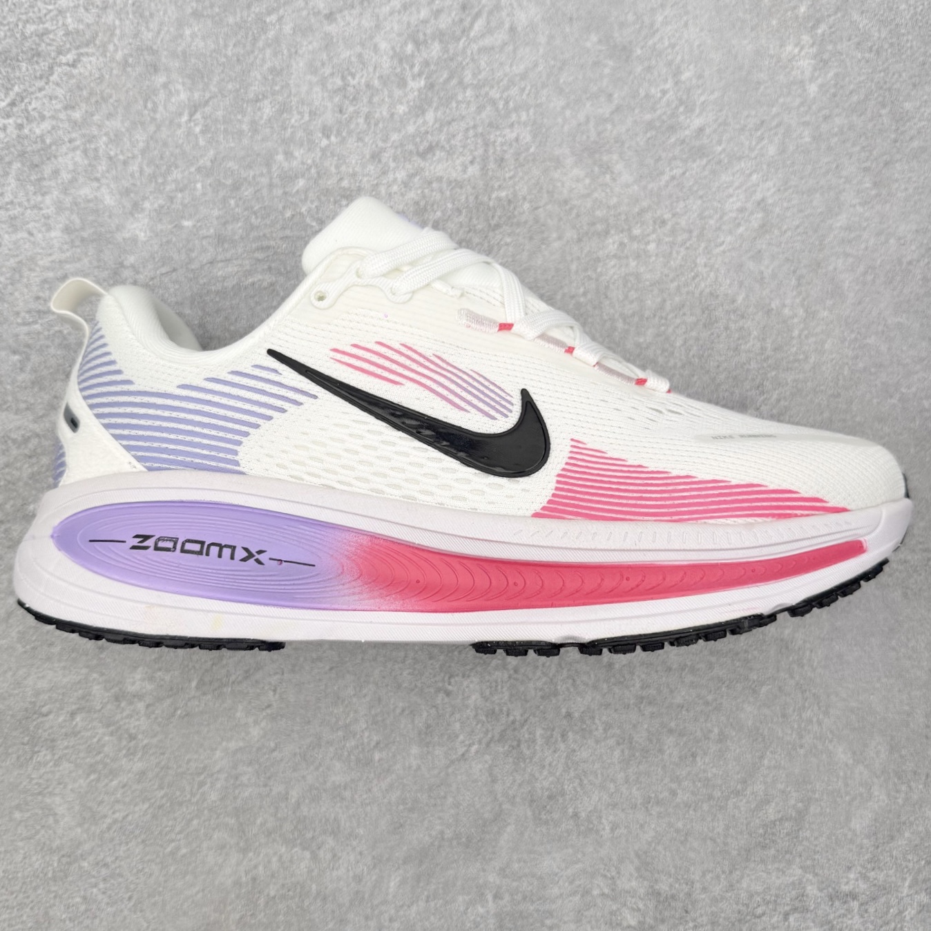 ＃福利特价‼️NK Air Zoom Vomero 18 轻便舒适公路跑步鞋 质感柔软 弹力充沛 助力一