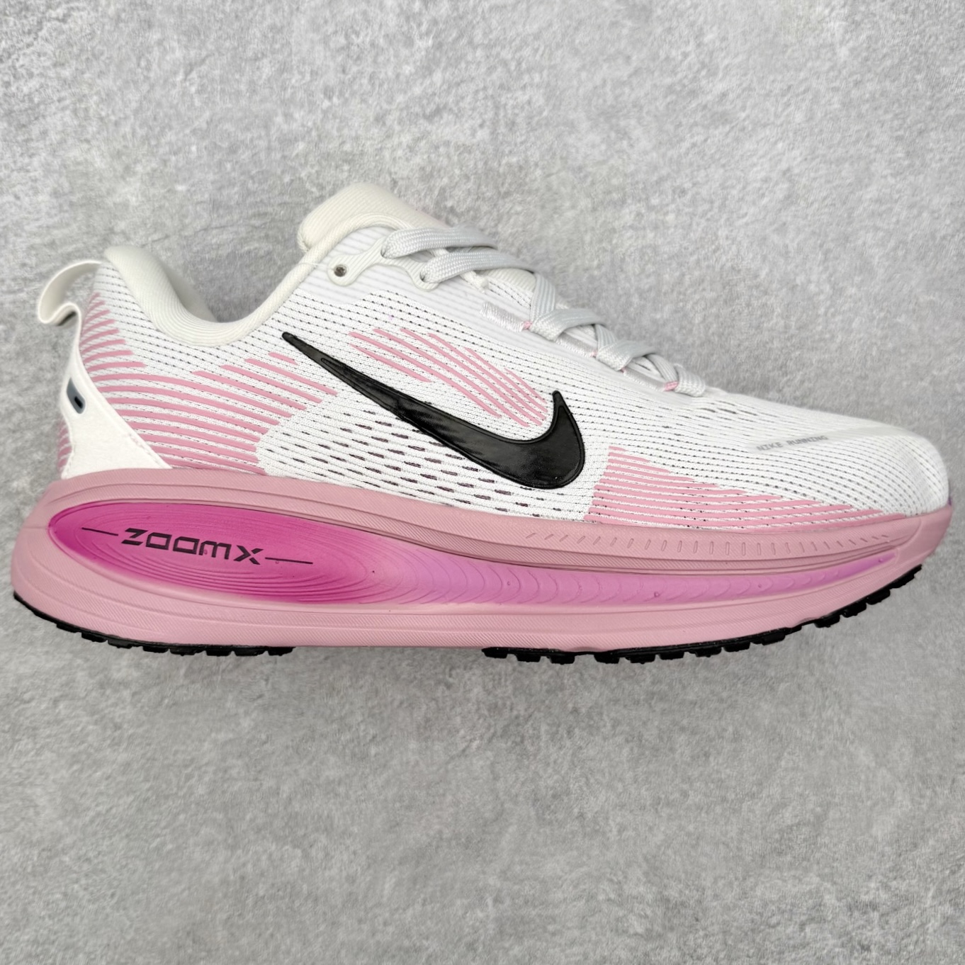 ＃福利特价‼️NK Air Zoom Vomero 18 轻便舒适公路跑步鞋 质感柔软 弹力充沛 助力一