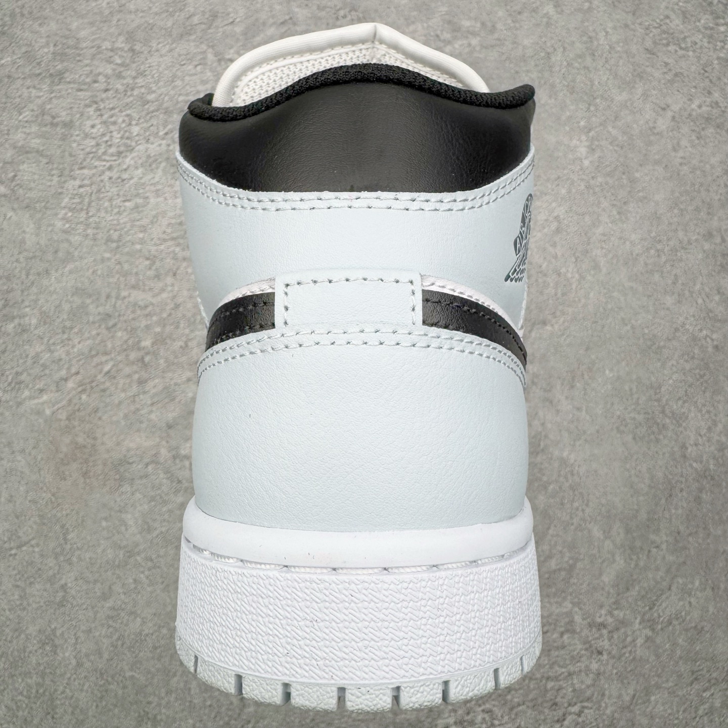 # 纯原 Air Jordan AJ1 Mid 中帮 黑白蓝DQ8426-002 终端优势供应 市面中低 # 纯原 Air Jordan AJ1 Mid 中帮 黑白蓝DQ8426-002 终端优势供应 市面中低