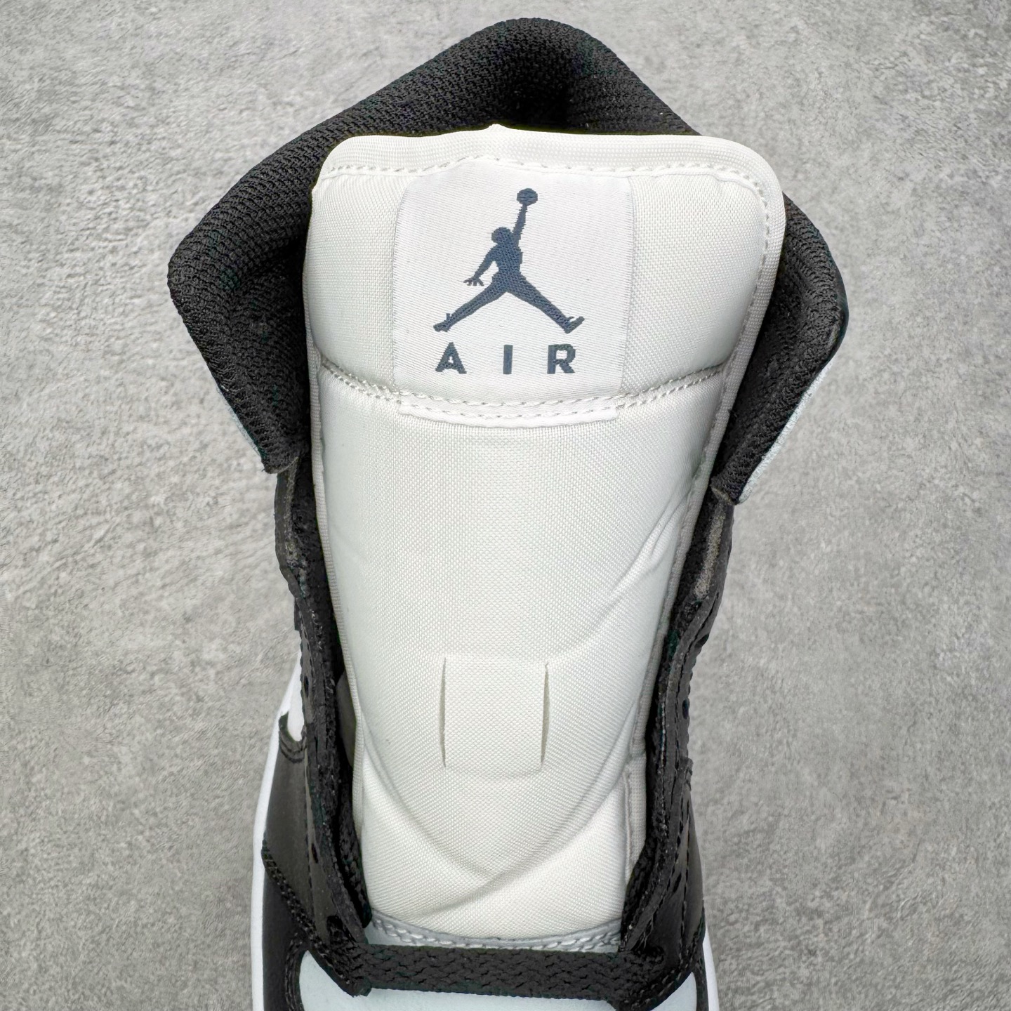 # 纯原 Air Jordan AJ1 Mid 中帮 黑白蓝DQ8426-002 终端优势供应 市面中低 # 纯原 Air Jordan AJ1 Mid 中帮 黑白蓝DQ8426-002 终端优势供应 市面中低