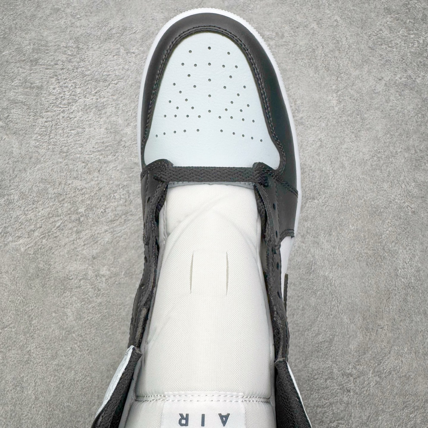 # 纯原 Air Jordan AJ1 Mid 中帮 黑白蓝DQ8426-002 终端优势供应 市面中低 # 纯原 Air Jordan AJ1 Mid 中帮 黑白蓝DQ8426-002 终端优势供应 市面中低