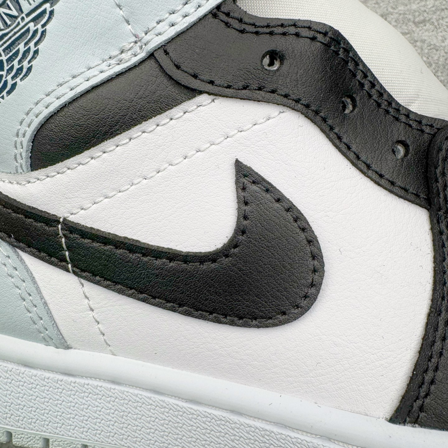 # 纯原 Air Jordan AJ1 Mid 中帮 黑白蓝DQ8426-002 终端优势供应 市面中低 # 纯原 Air Jordan AJ1 Mid 中帮 黑白蓝DQ8426-002 终端优势供应 市面中低