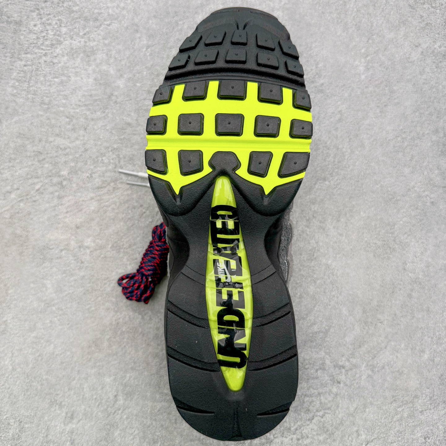 ＃KZ神版 UNDEFEATED x NK Air Max 95 SP 纽约限定 联名灰绿 IB4523