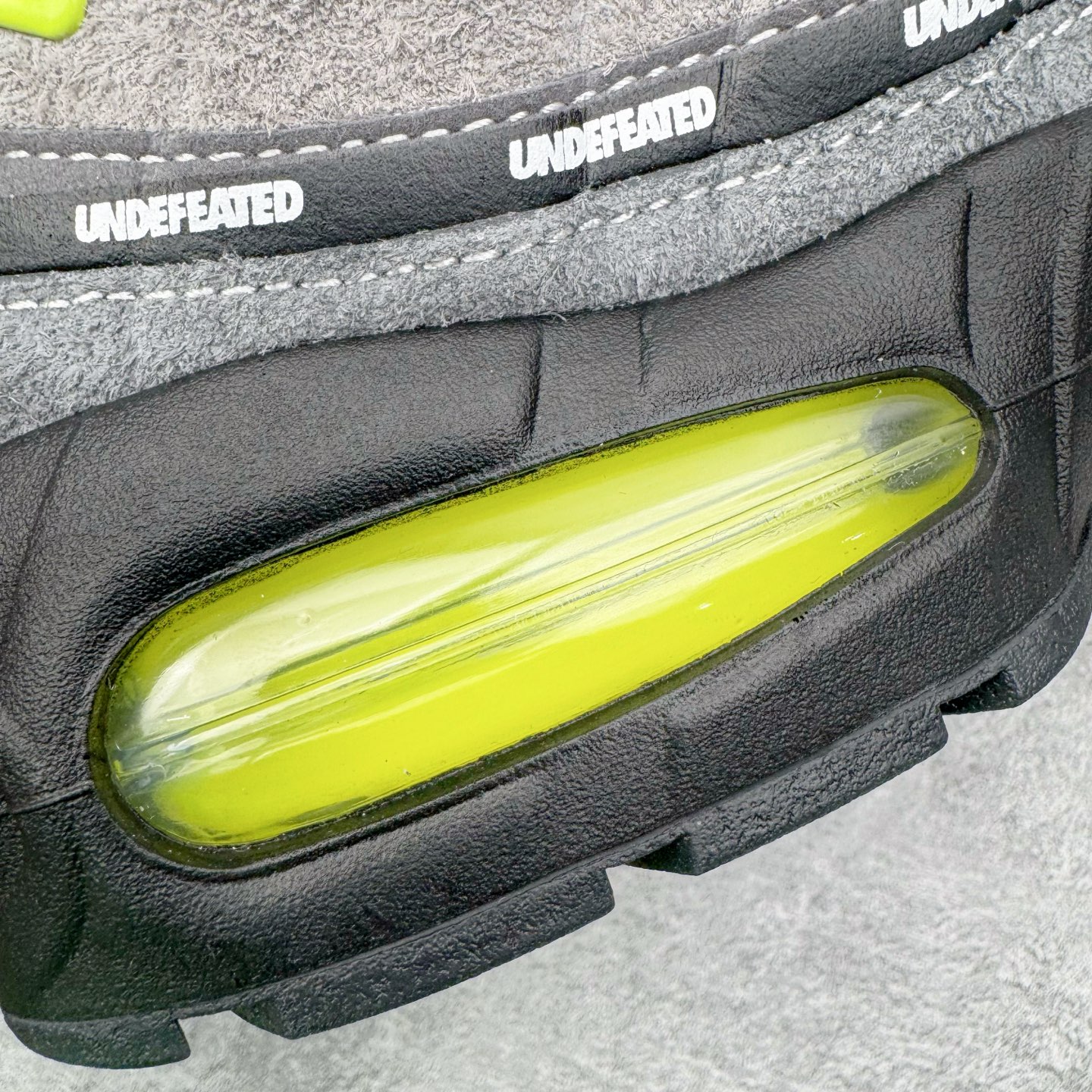 ＃KZ神版 UNDEFEATED x NK Air Max 95 SP 纽约限定 联名灰绿 IB4523