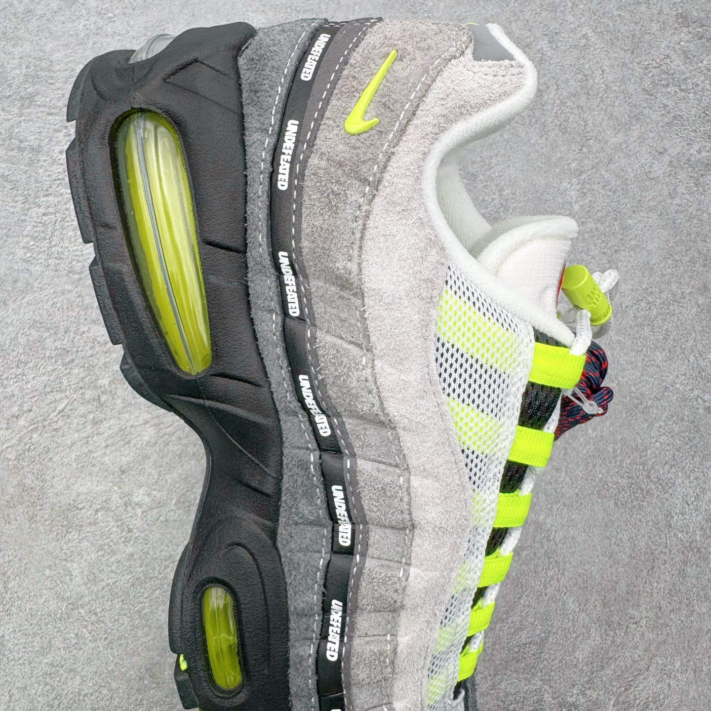 ＃KZ神版 UNDEFEATED x NK Air Max 95 SP 纽约限定 联名灰绿 IB4523