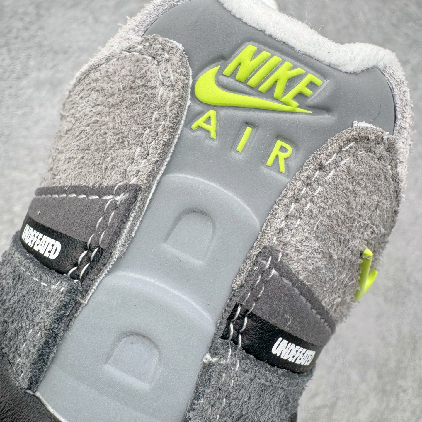 ＃KZ神版 UNDEFEATED x NK Air Max 95 SP 纽约限定 联名灰绿 IB4523