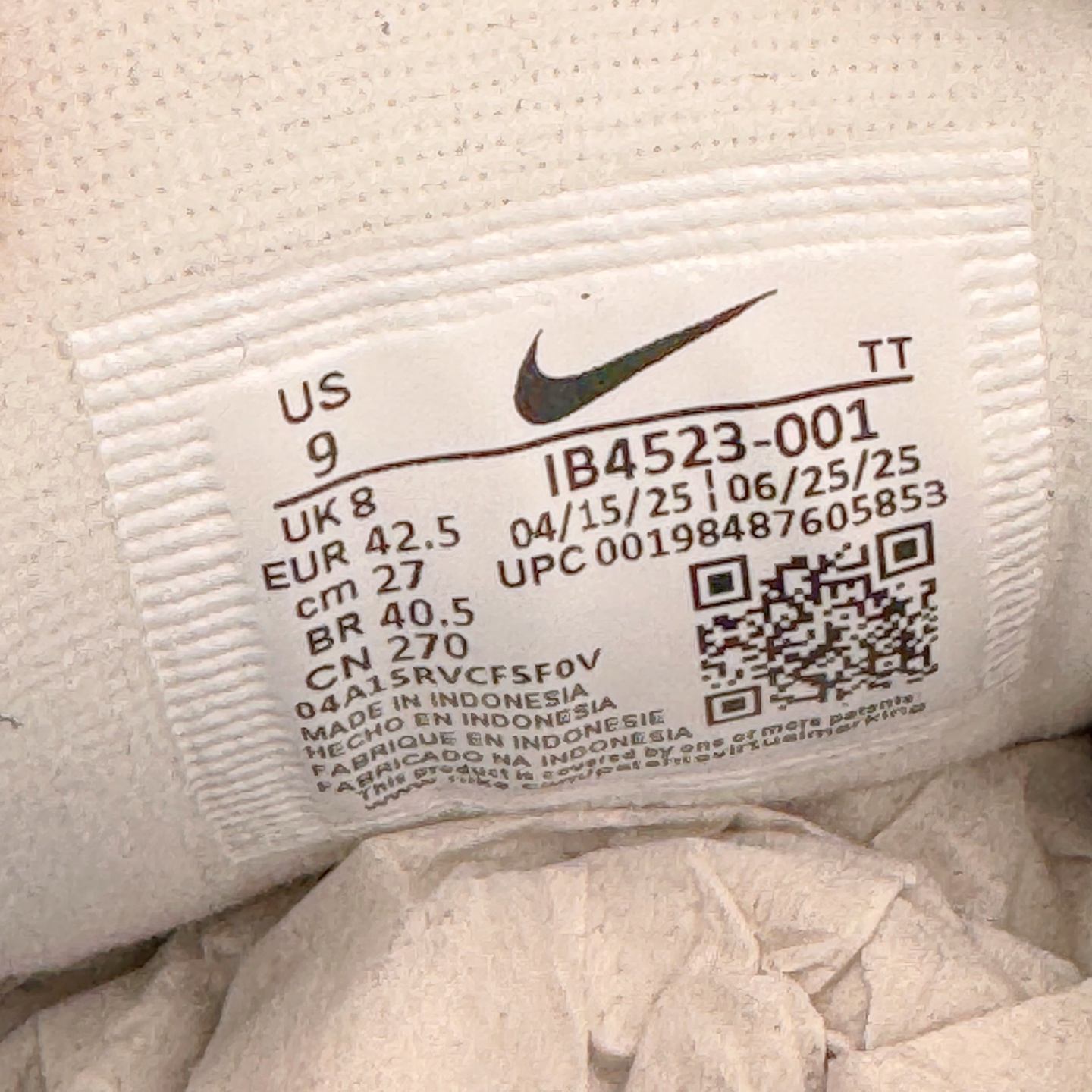 图片[11]-＃KZ神版 UNDEFEATED x NK Air Max 95 SP 伯明翰限定 联名灰蓝 IB4523-001 亲自操刀耗时半年开发 重金购买全套印尼原厂纸板楦头开发 2025官方主推系列 致敬诞生30周年的传奇鞋型 Air Max 95 系列再度重磅复刻归来 以全新配色续写光辉历史 更以现代手法重塑经典 将复古风格与前沿科技完美融合 一比一鞋头弧度高度鞋身弧度 东莞原厂模具大底 一码一模 原厂高韧性Tpu 独家供应45.5 48.5 原厂特供同批次皮料与Zp零色差 原厂特供内外标均可过绿X扫描认证 独家原装Big Bubble气垫 气垫体积更大 提供更强的缓震性能和回弹性 进口玻璃冲刀皮料裁剪零毛边 电脑针车工艺 鞋面不留荧光细节 平台可冲 超高鞋面清洁度 最高QC检验标准 控制溢胶瑕疵 每一双都是工艺品 实拍调校N版已经零色差零失真 百分百还原实物色彩所见即所得 不存在货不对板色差等低级问题 选购参考实物拍摄 不混卖不参货 只用心做好货严格选品 承诺混一赔十 尺码：40 40.5 41 42 42.5 43 44 44.5 45 45.5 46 47.5 48.5-选品中心