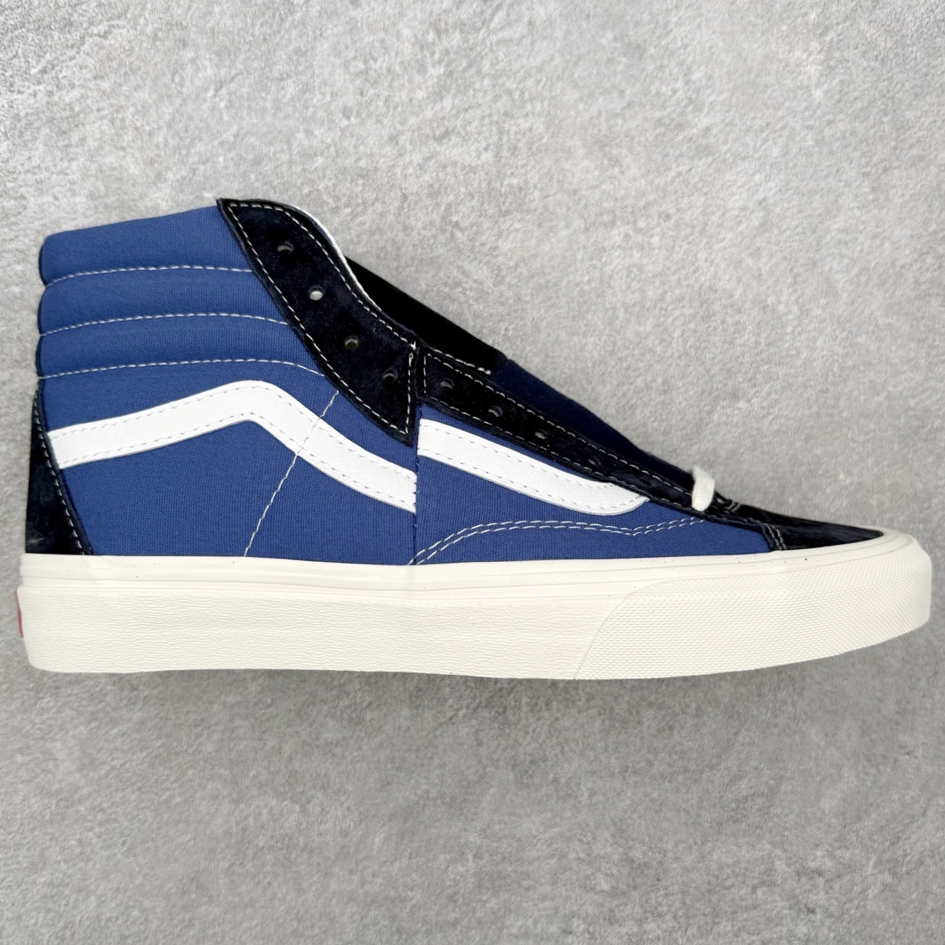 Vans Clash The Wall 经典解构高帮致敬街头文化，挑战传统规则 此次全新系列融合Auth
