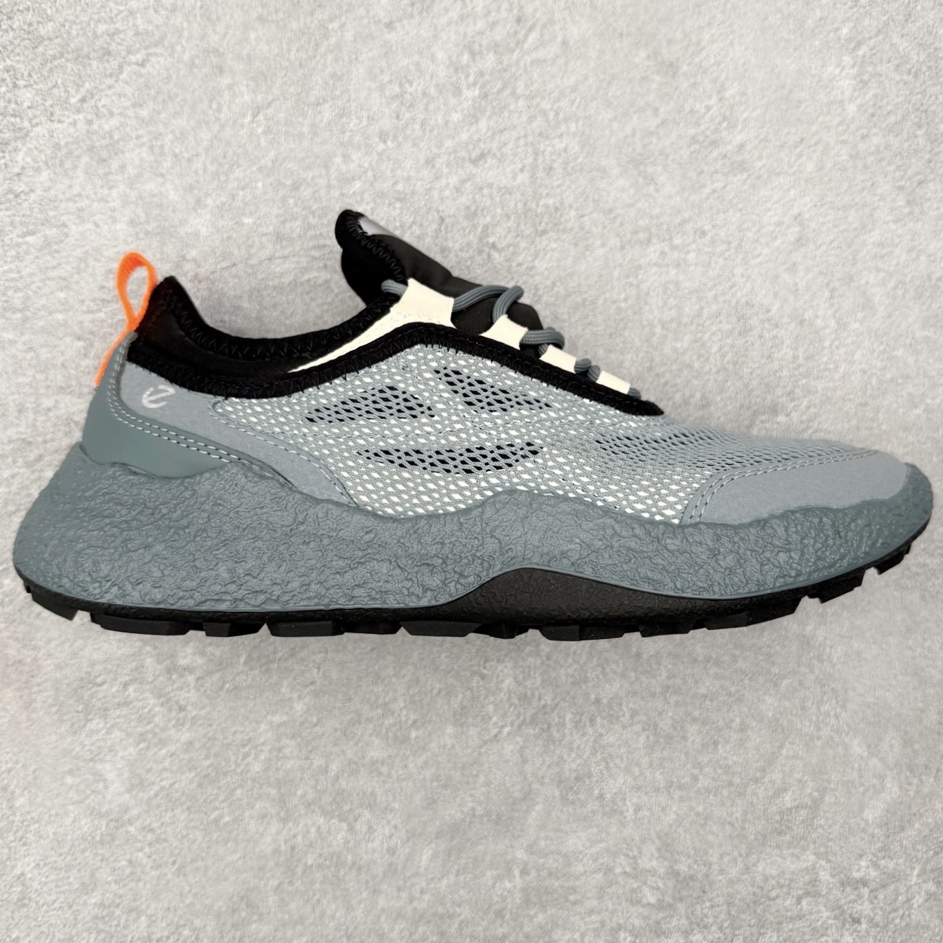 Ecco爱步 GOLF BIOM H5 百搭潮流 耐磨 低帮 高尔夫球鞋 男款 鞋面采用透气网面和多种材