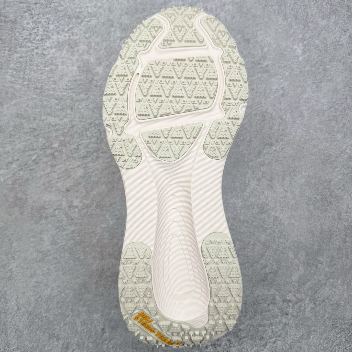 ＃QD纯原 Nike Air Zoom Vomero 18 GORE-TEX Pale Ivory Fo