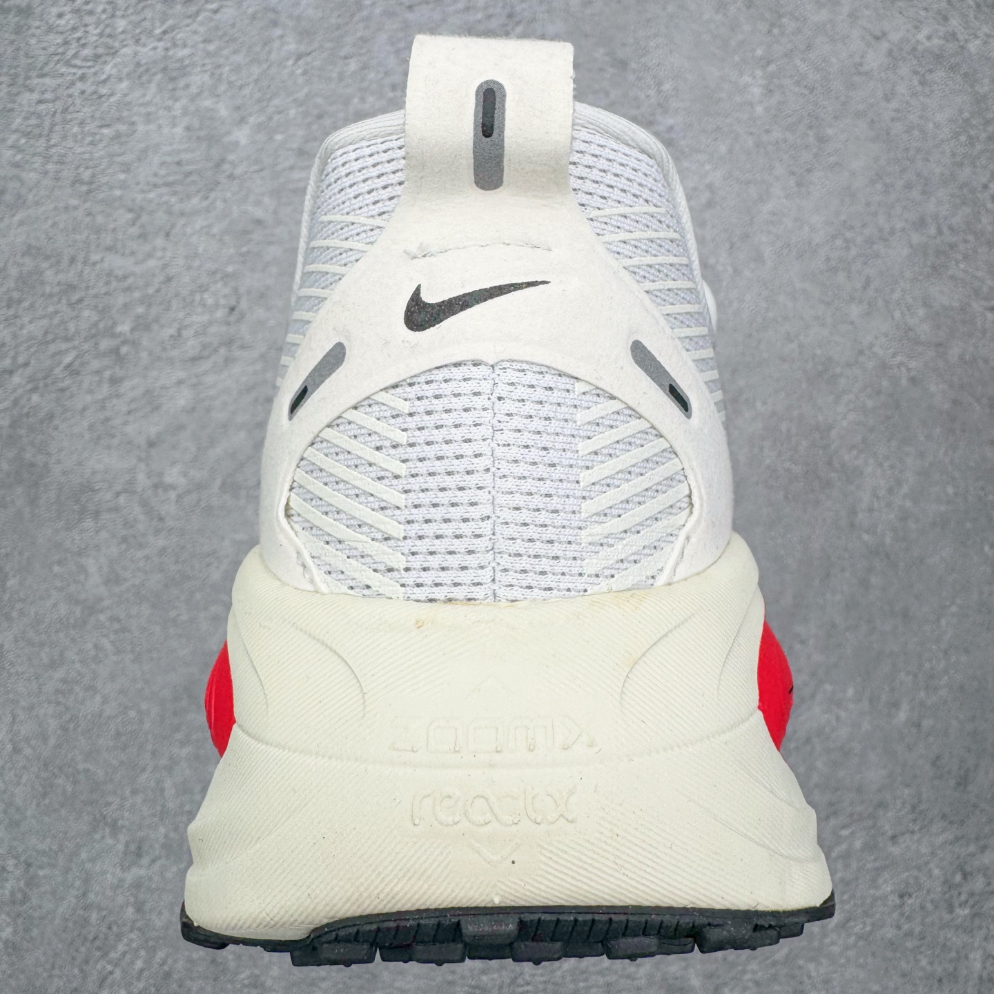 ＃QD纯原 Nike Air Zoom Vomero 18 Platinum Tint Siren Re