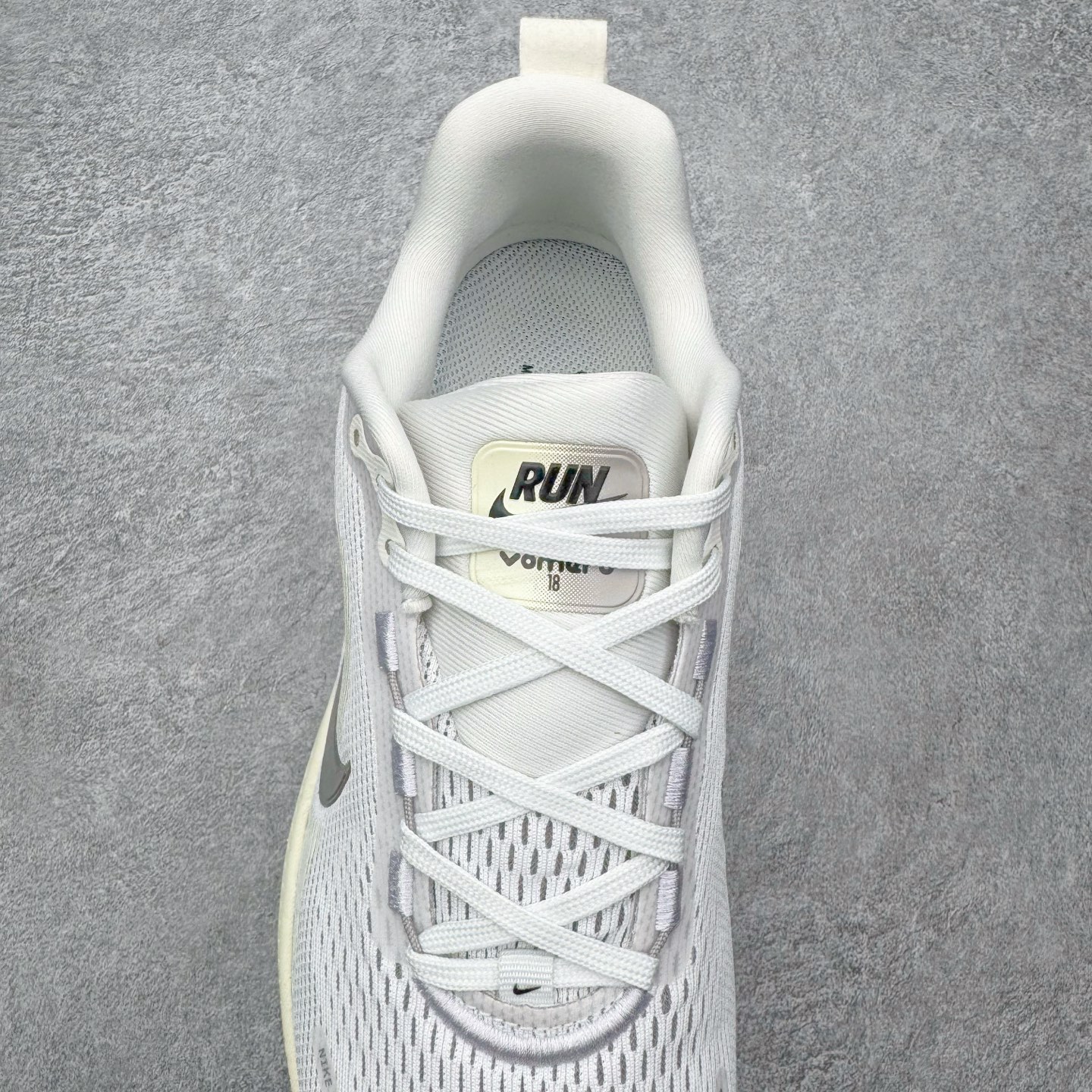 ＃QD纯原 Nike Air Zoom Vomero 18 Platinum Tint Siren Re