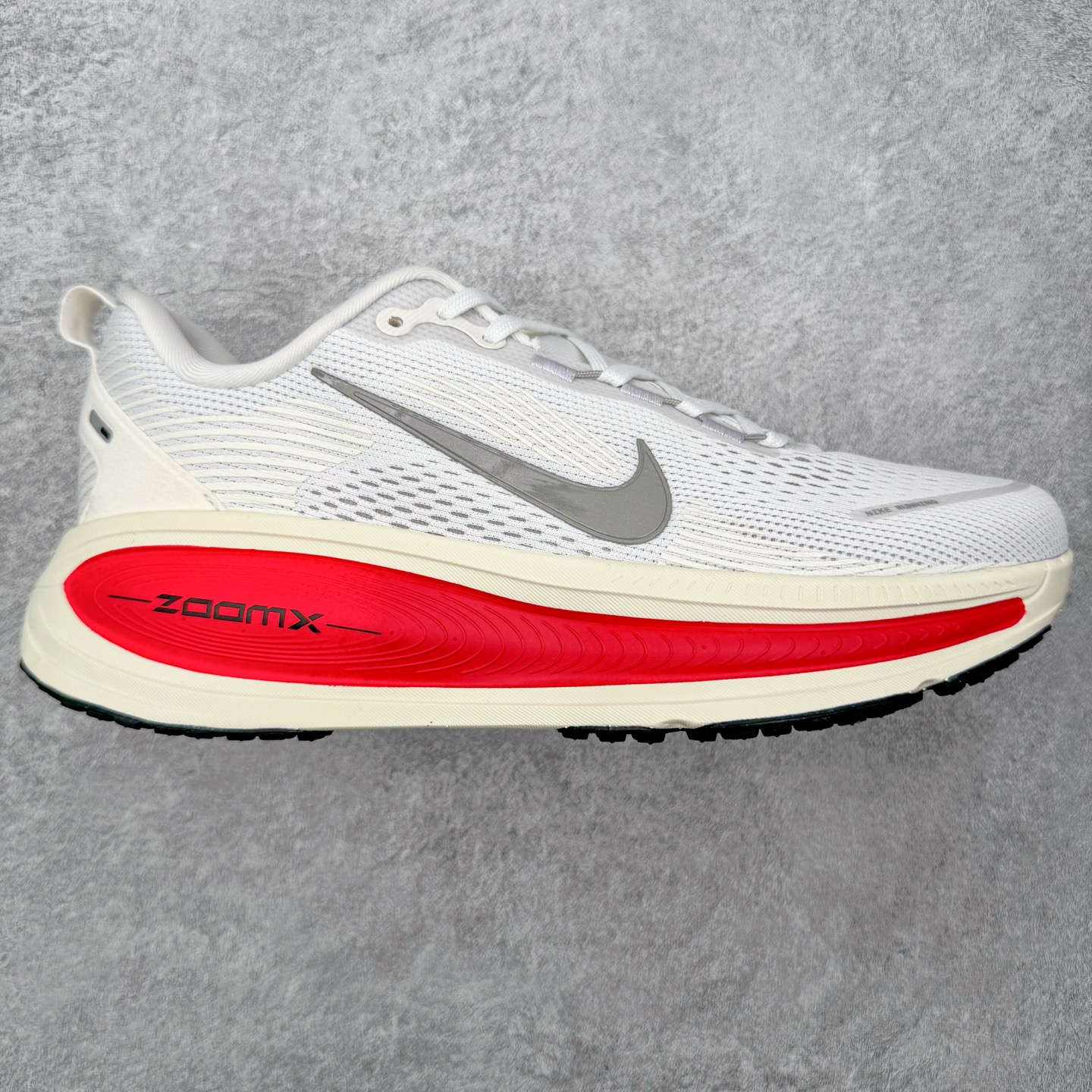 ＃QD纯原 Nike Air Zoom Vomero 18 Platinum Tint Siren Re