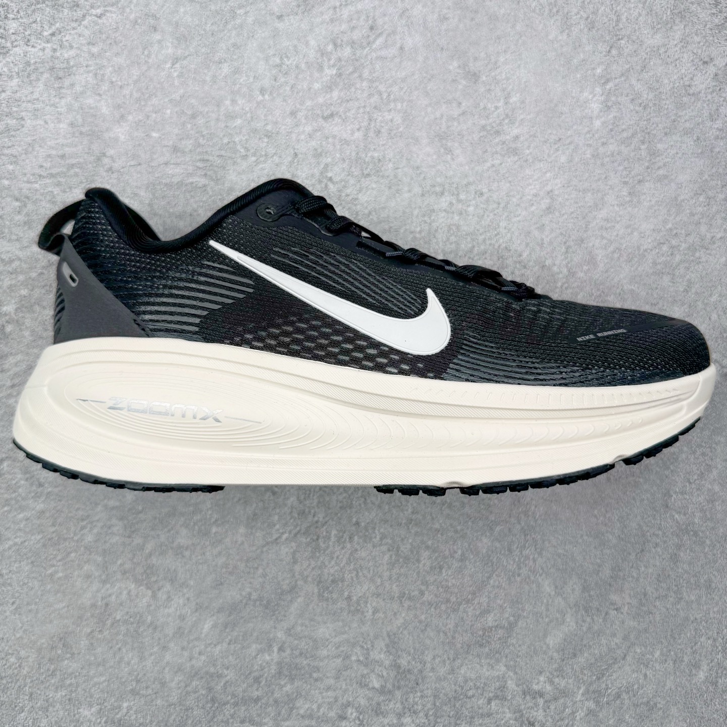 ＃QD纯原 Nike Air Zoom Vomero 18 Black Coconut Milk HM6