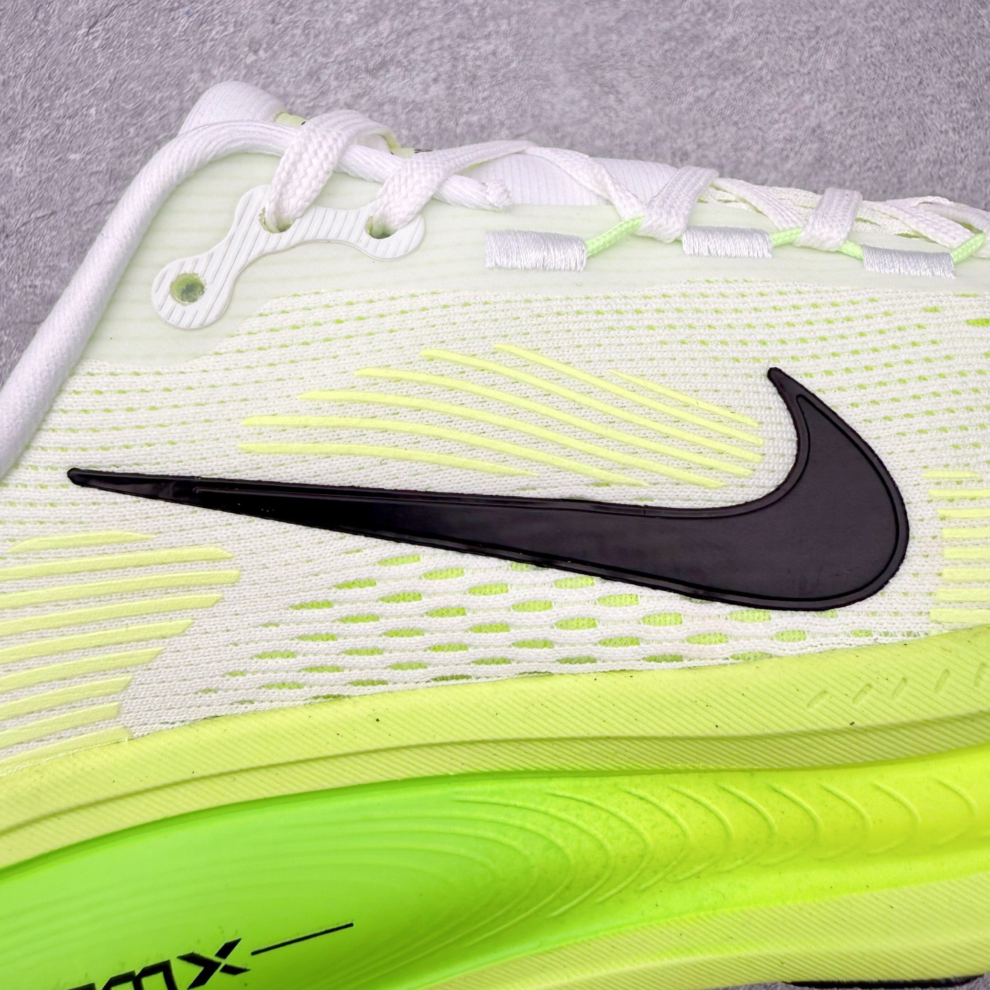 ＃QD纯原 Nike Air Zoom Vomero 18 White Electric Green V