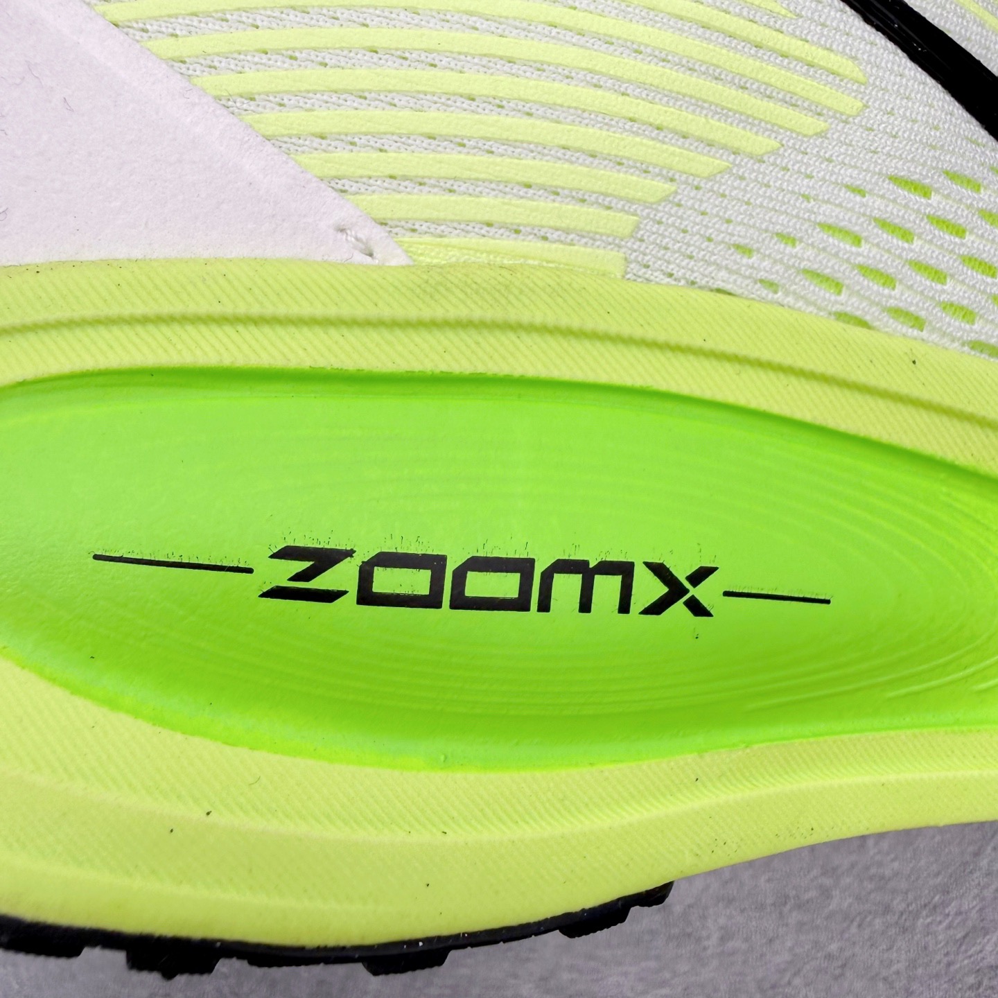 ＃QD纯原 Nike Air Zoom Vomero 18 White Electric Green V