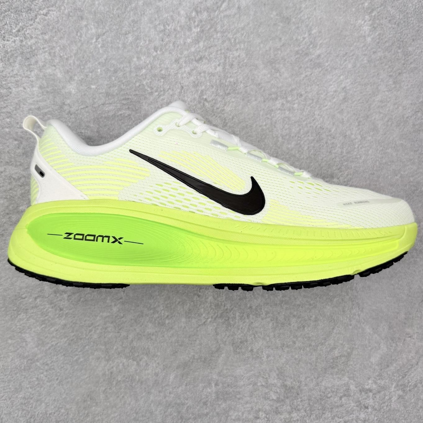 ＃QD纯原 Nike Air Zoom Vomero 18 White Electric Green V