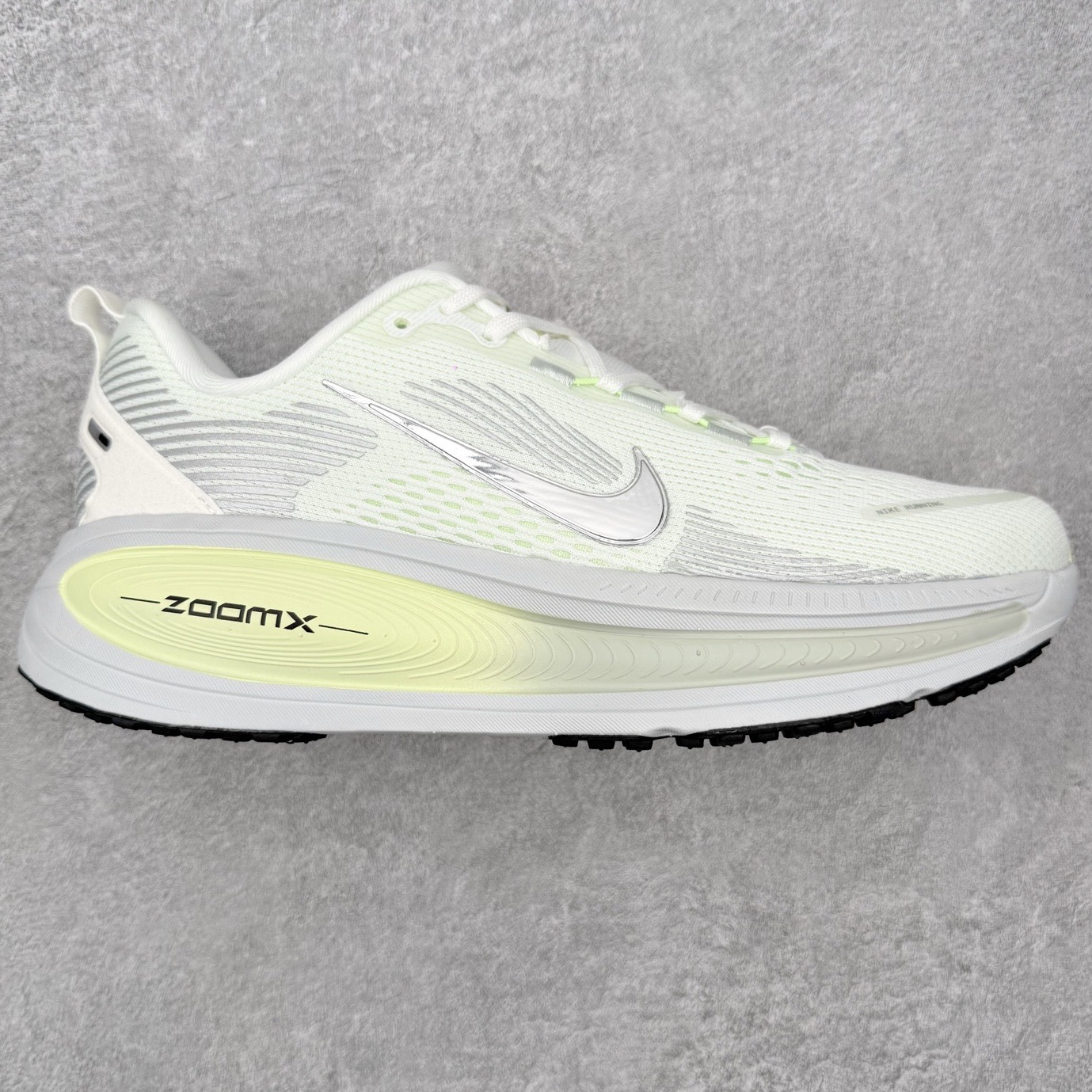 ＃QD纯原 Nike Air Zoom Vomero 18 Summit White Barely Vo