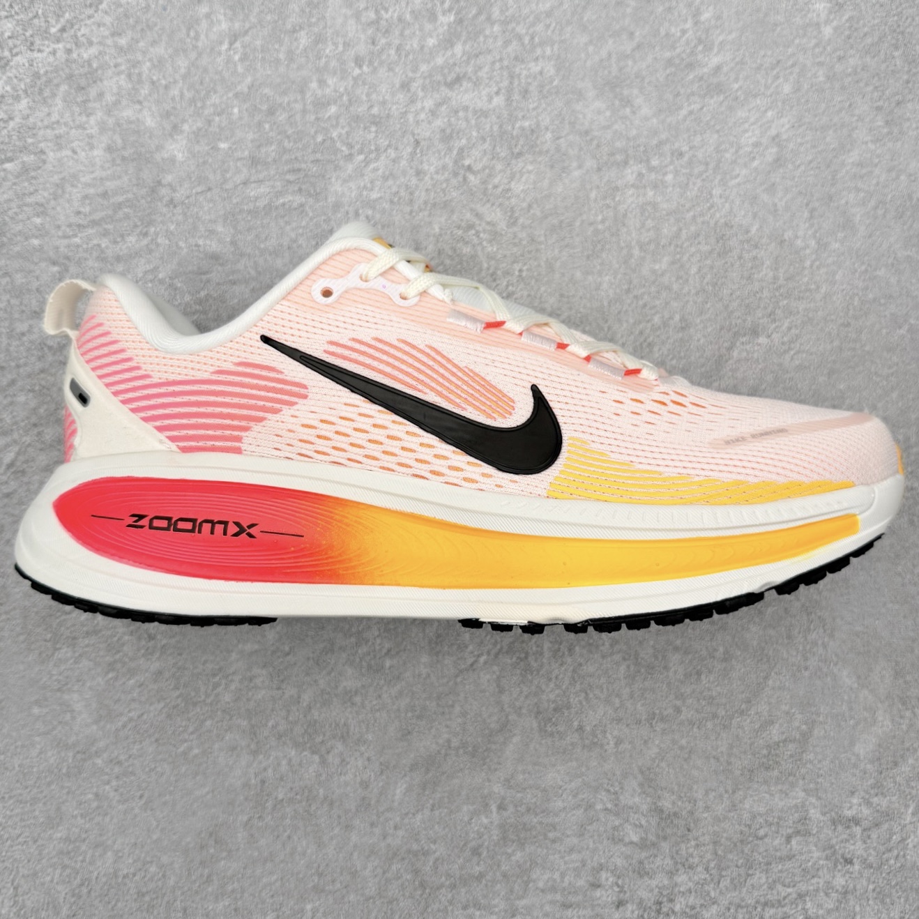 ＃QD纯原 Nike Air Zoom Vomero 18 Sail Bright Crimson La
