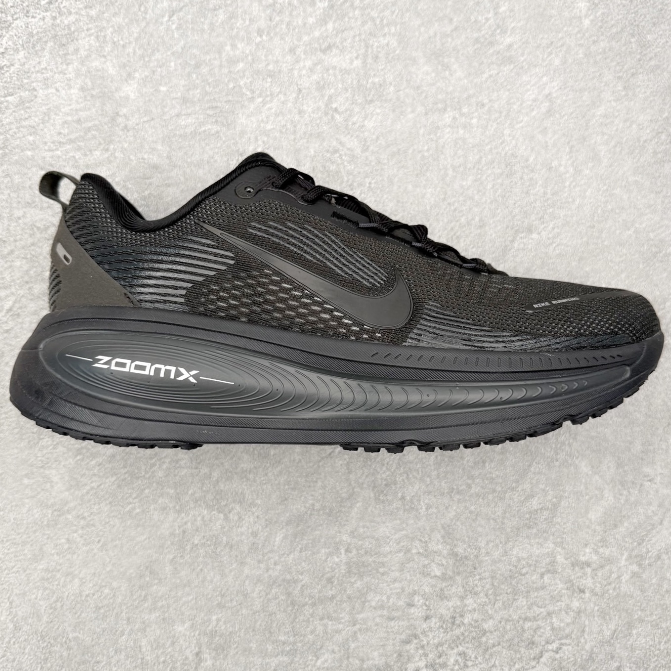 ＃QD纯原 Nike Air Zoom Vomero 18 Black Dark Smoke Grey 