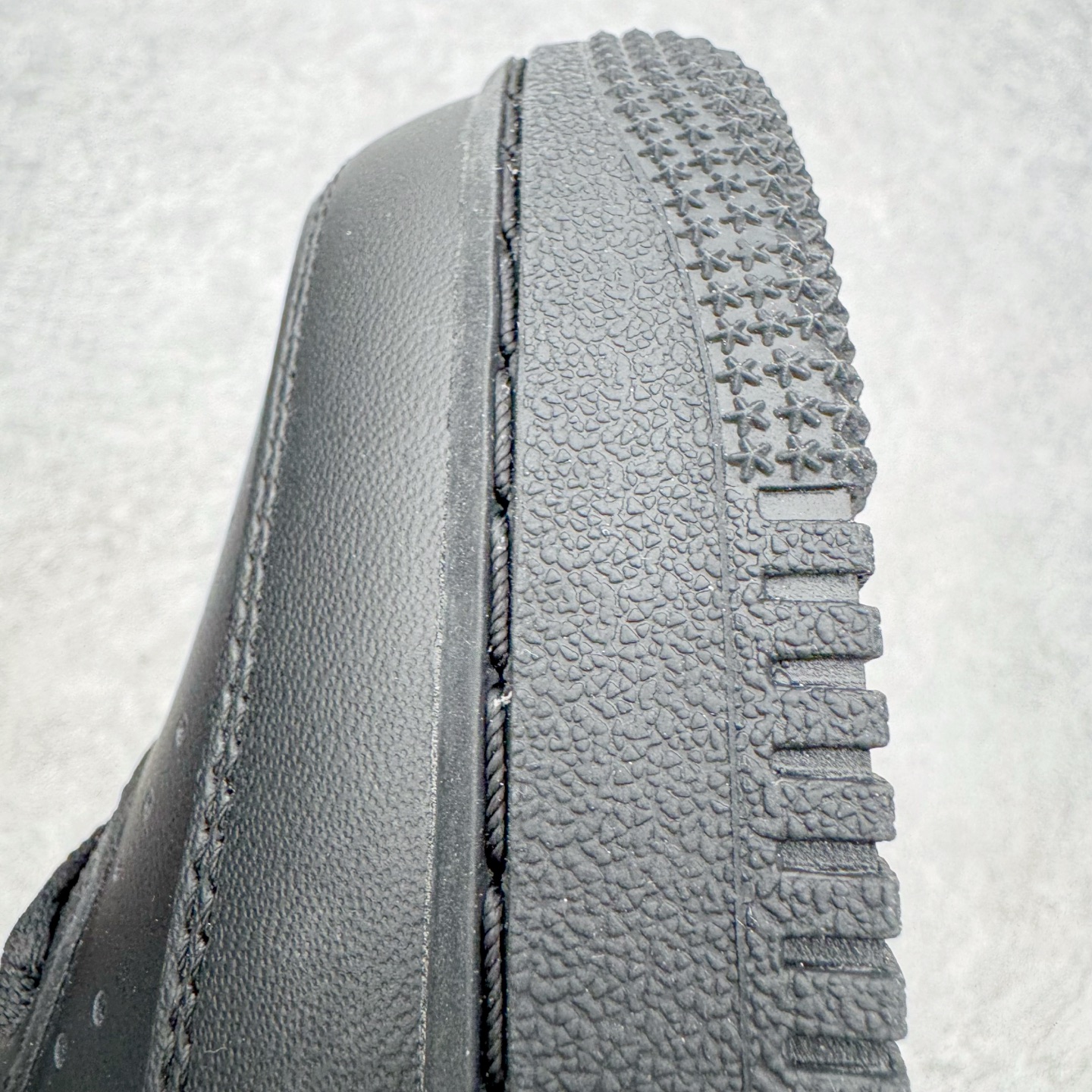 ＃ 专柜版 NK Air Force 1 Low '07 空军一号低帮经典板鞋 黑白 FZ0627-01