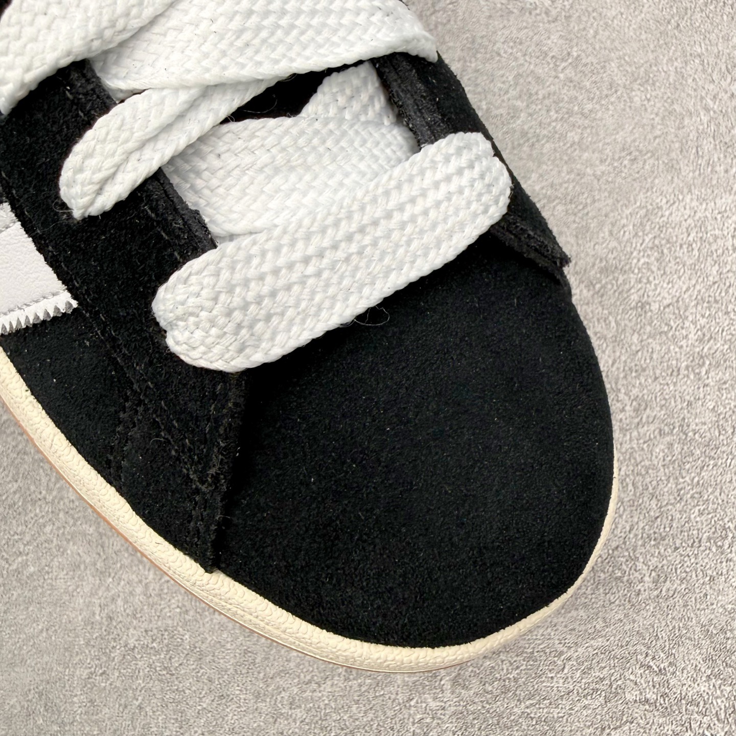 AD Originals Campus 00s 学院系列面包风经典复古低帮百搭休闲运动板鞋 HQ8708