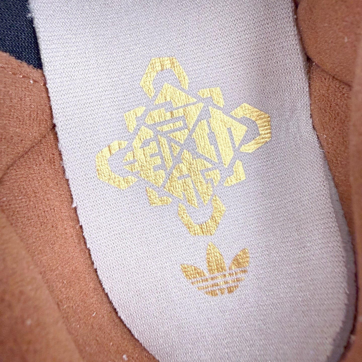 AD Originals Campus 00s 学院系列面包风经典复古低帮百搭休闲运动板鞋 KJ8724