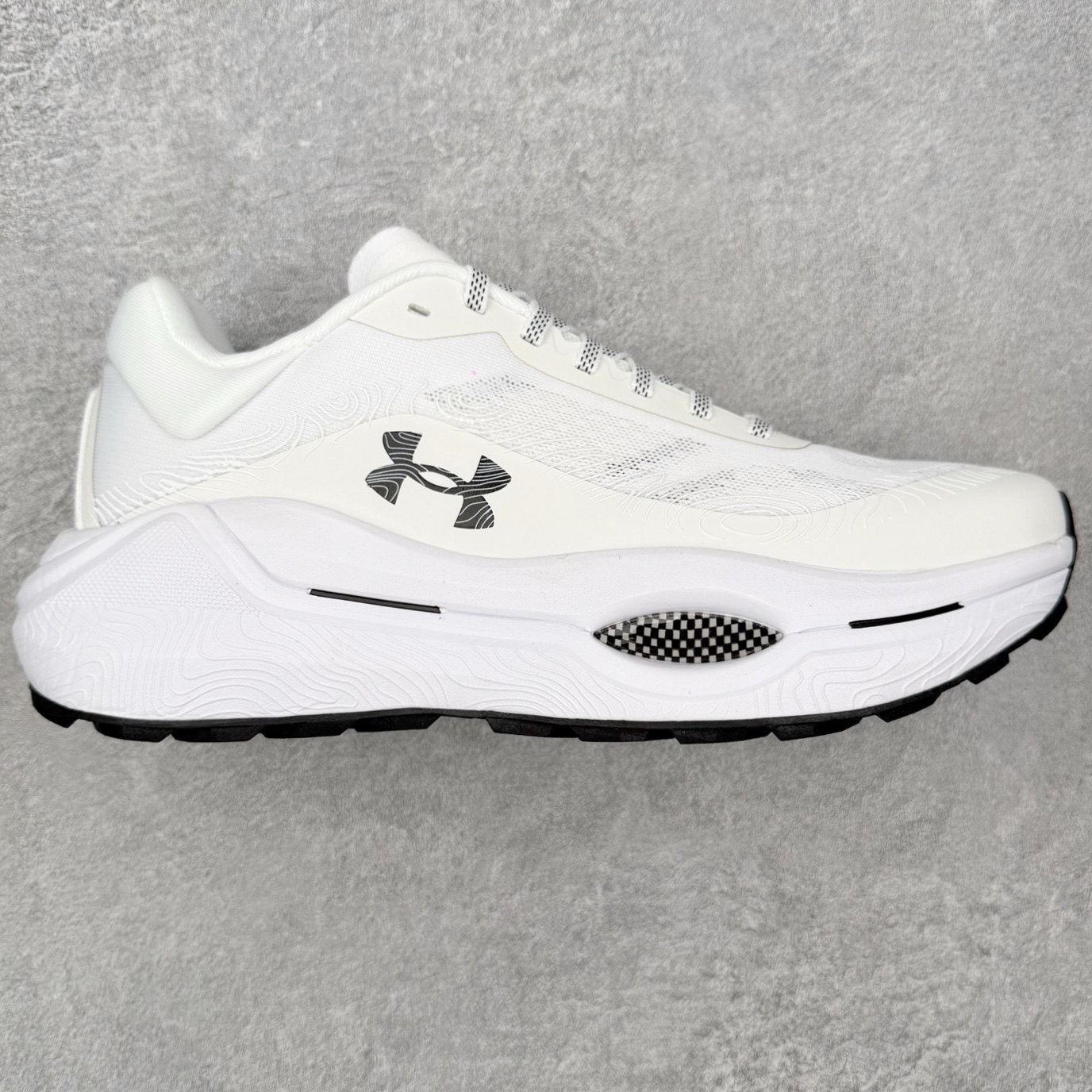 Under Armour UA安德玛户外运动舒适越野潮流耐磨防滑减震登山徒步鞋 品牌故事 Under A