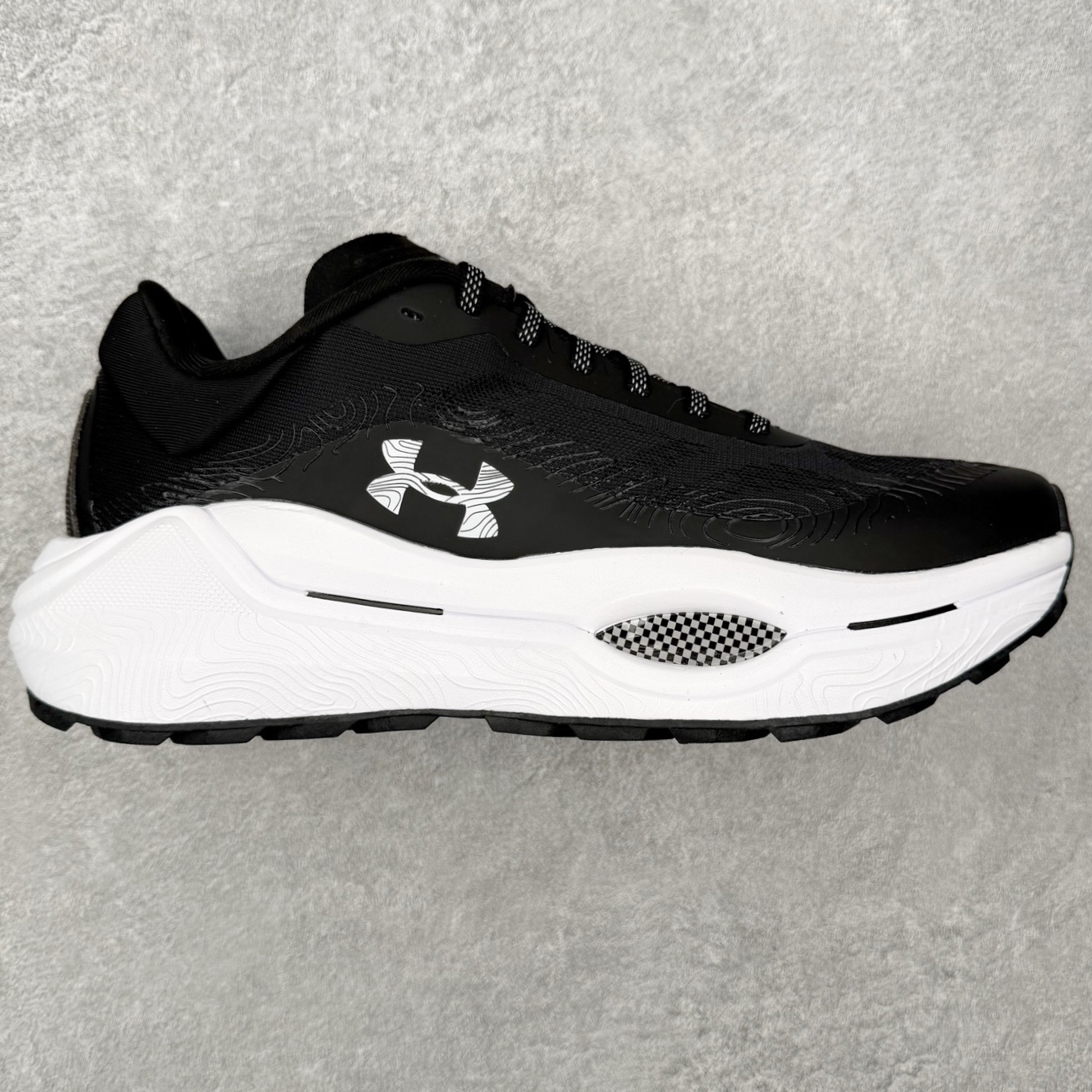 Under Armour UA安德玛户外运动舒适越野潮流耐磨防滑减震登山徒步鞋 品牌故事 Under A