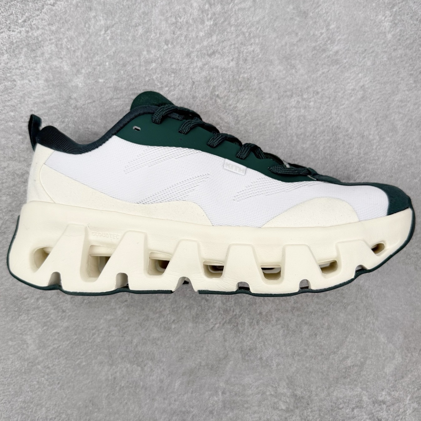 On x KITH K-Tech 1 昂跑舒适贴合透气跑步鞋 四层组合大底 原数据开版 这款联名跑鞋采用