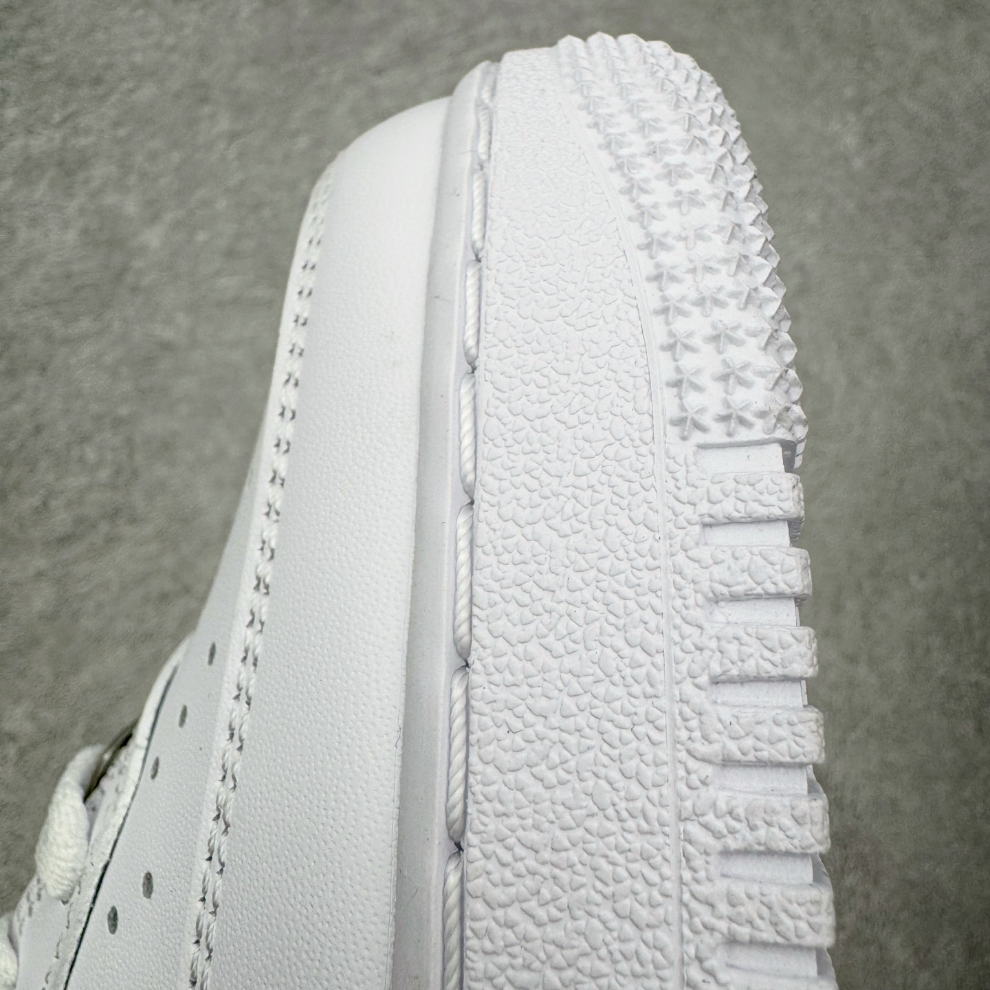 ＃专柜版 NK Air Force 1 Low '07 空军一号低帮经典板鞋 全白 CW2288-111