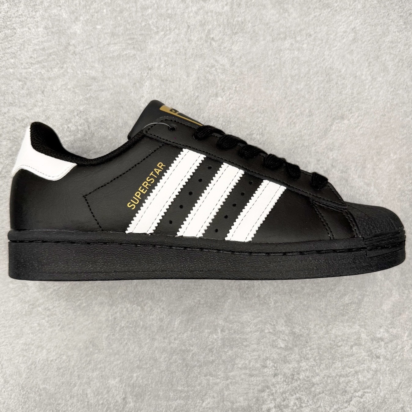 ＃HP虎扑清仓套现‼️AD Originals Superstar 经典复古贝壳头板鞋 圈内知名大厂出品