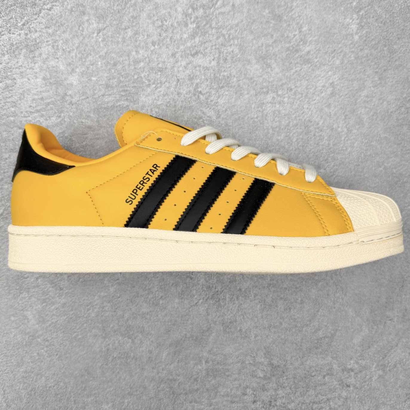 ＃HP虎扑清仓套现‼️AD Originals Superstar 经典复古贝壳头板鞋 圈内知名大厂出品