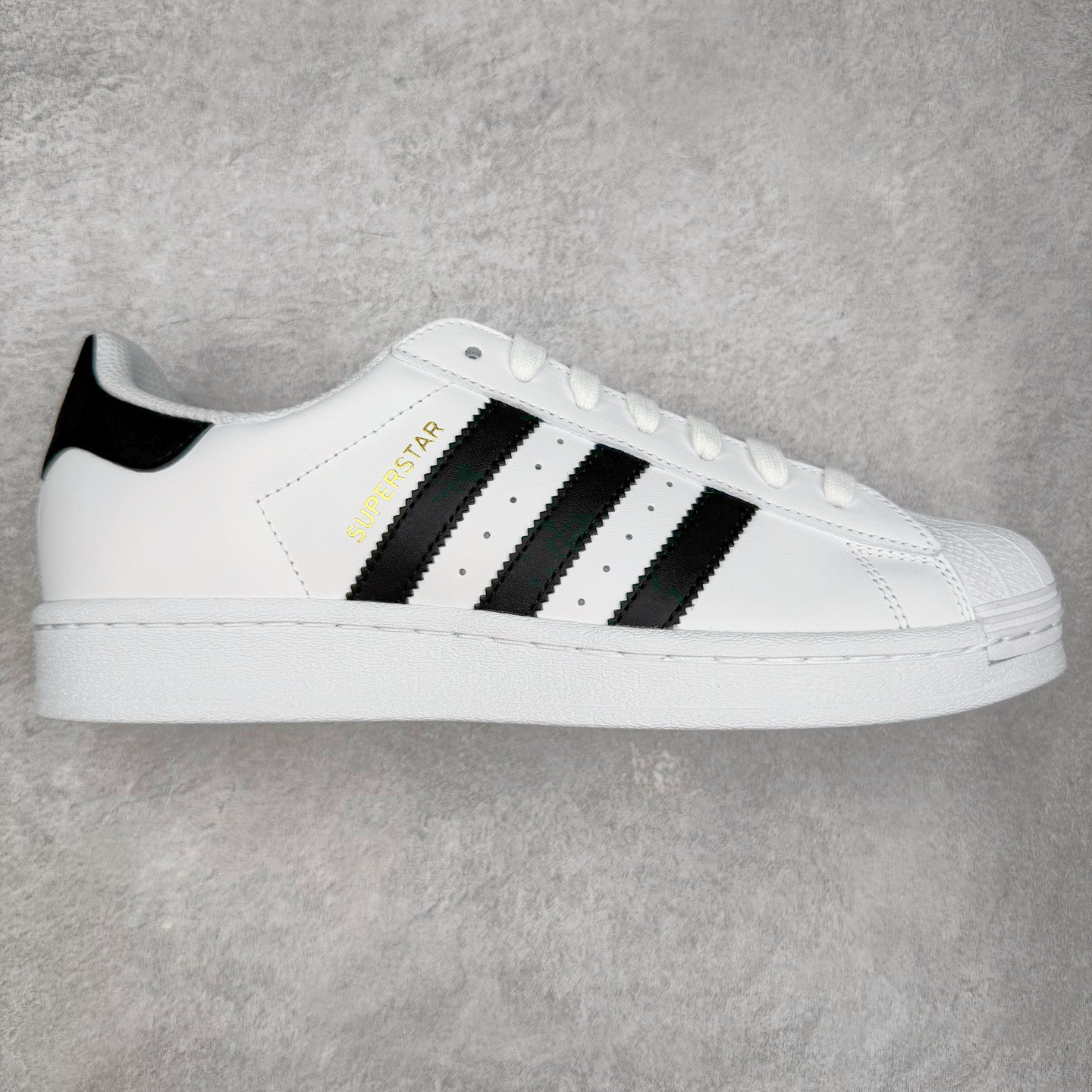 ＃HP虎扑清仓套现‼️AD Originals Superstar 经典复古贝壳头板鞋 圈内知名大厂出品