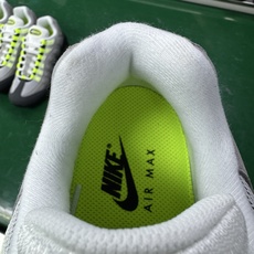 #SF外贸特供 注意价格调整‼️NK Air Max 95 OG 舒适百搭耐磨低帮气垫休闲跑步鞋 男女同 #SF外贸特供 注意价格调整‼️NK Air Max 95 OG 舒适百搭耐磨低帮气垫休闲跑步鞋 男女同