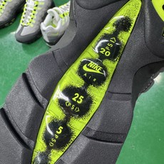 #SF外贸特供 注意价格调整‼️NK Air Max 95 OG 舒适百搭耐磨低帮气垫休闲跑步鞋 男女同 #SF外贸特供 注意价格调整‼️NK Air Max 95 OG 舒适百搭耐磨低帮气垫休闲跑步鞋 男女同