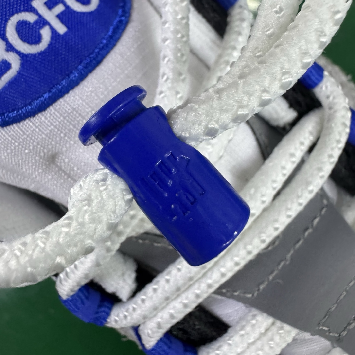 图片[20]-＃SF外贸特供 UNDEFEATED x NK Air Max 95 SP 伯明翰限定 联名灰蓝 IB4523-001 亲自操刀耗时半年开发 重金购买全套印尼原厂纸板楦头开发 2025官方主推系列 致敬诞生30周年的传奇鞋型 Air Max 95 系列再度重磅复刻归来 以全新配色续写光辉历史 更以现代手法重塑经典 将复古风格与前沿科技完美融合 一比一鞋头弧度高度鞋身弧度 东莞原厂模具大底 一码一模 原厂高韧性Tpu 独家供应35.5 45.5 48.5 49.5 50.5 原厂特供同批次皮料与Zp零色差 原厂特供内外标均可过绿X扫描认证 独家原装Big Bubble气垫 气垫体积更大 提供更强的缓震性能和回弹性 进口玻璃冲刀皮料裁剪零毛边 电脑针车工艺 鞋面不留荧光细节 平台可冲 超高鞋面清洁度 最高QC检验标准 控制溢胶瑕疵 每一双都是工艺品 实拍调校N版已经零色差零失真 百分百还原实物色彩所见即所得 不存在货不对板色差等低级问题 选购参考实物拍摄 不混卖不参货 只用心做好货严格选品 承诺混一赔十 尺码：35.5 36 36.5 37.5 38 38.5 39 40 40.5 41 42 42.5 43 44 44.5 45 45.5 46 47.5 48.5 49.5 50.5-选品中心