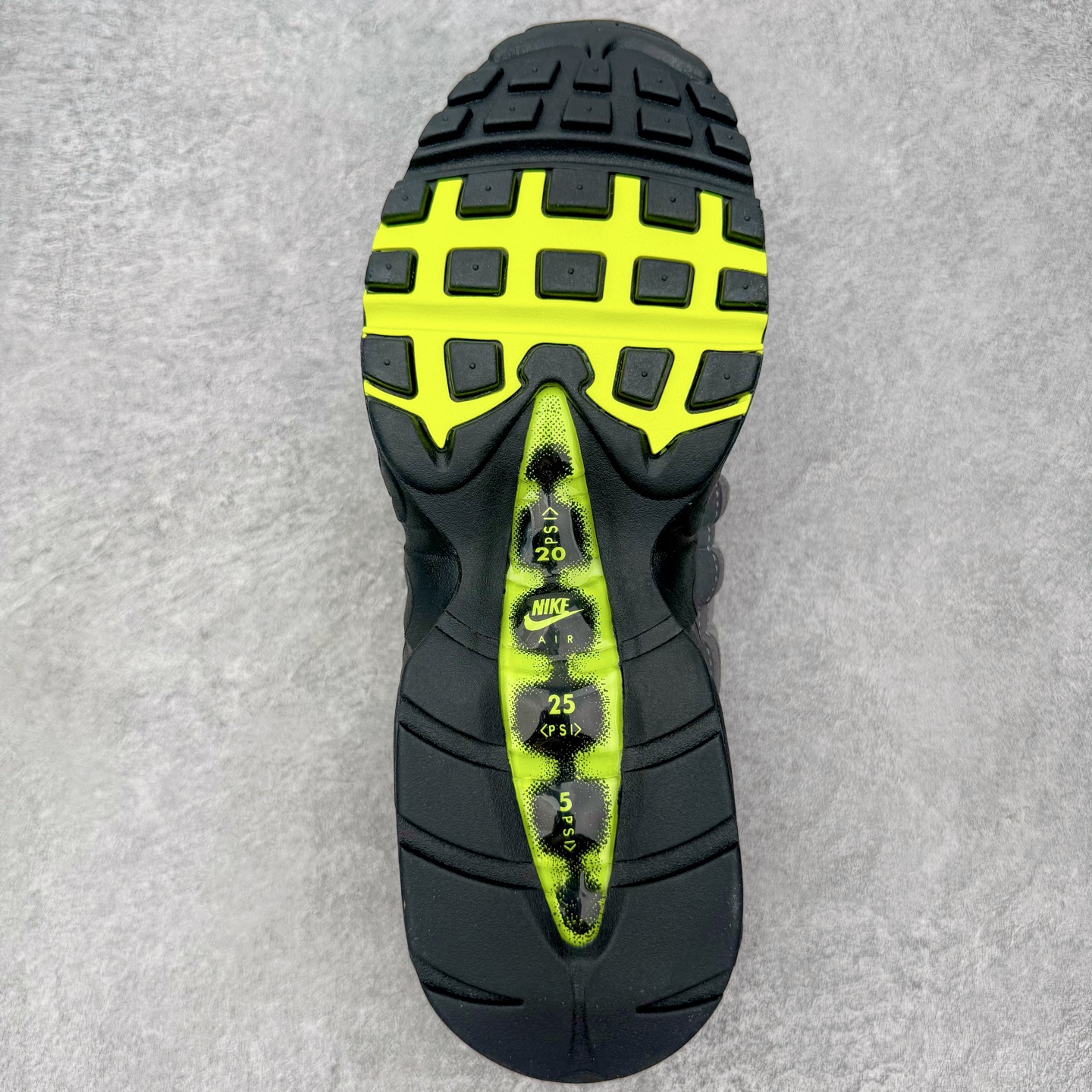 ＃SF外贸特供 NK Air Max 95 OG 舒适百搭耐磨低帮气垫休闲跑步鞋 男女同款 灰绿 HM4