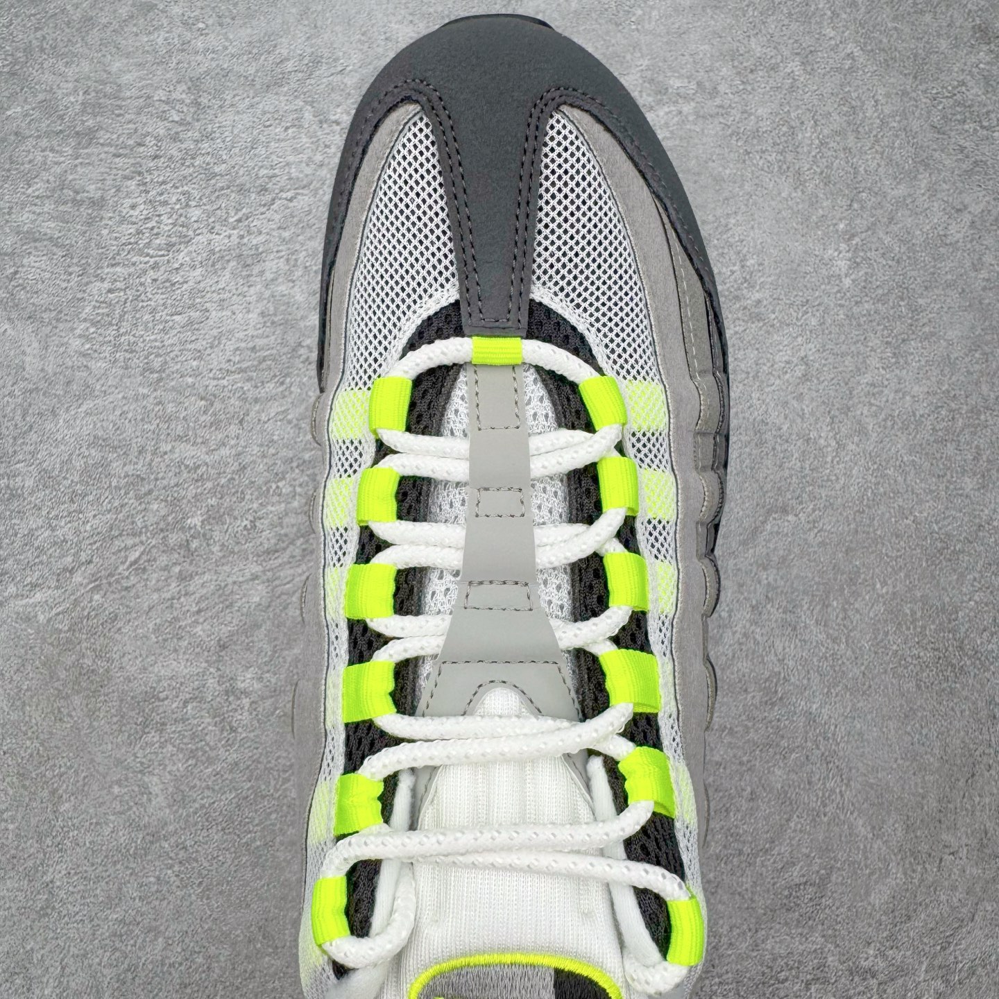 ＃SF外贸特供 NK Air Max 95 OG 舒适百搭耐磨低帮气垫休闲跑步鞋 男女同款 灰绿 HM4