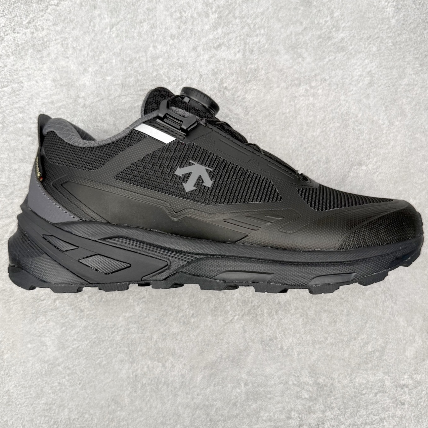 迪桑特DESCENTE Dualis 织物 PRIME GTX WIRE 2.0 BOA 防水低帮生活休