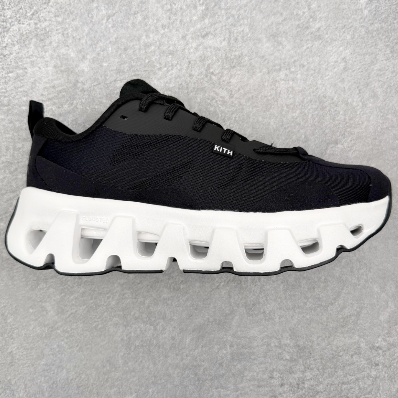 On x KITH K-Tech 1 昂跑舒适贴合透气跑步鞋 黑色四层组合大底 原数据开版这款联名跑鞋采