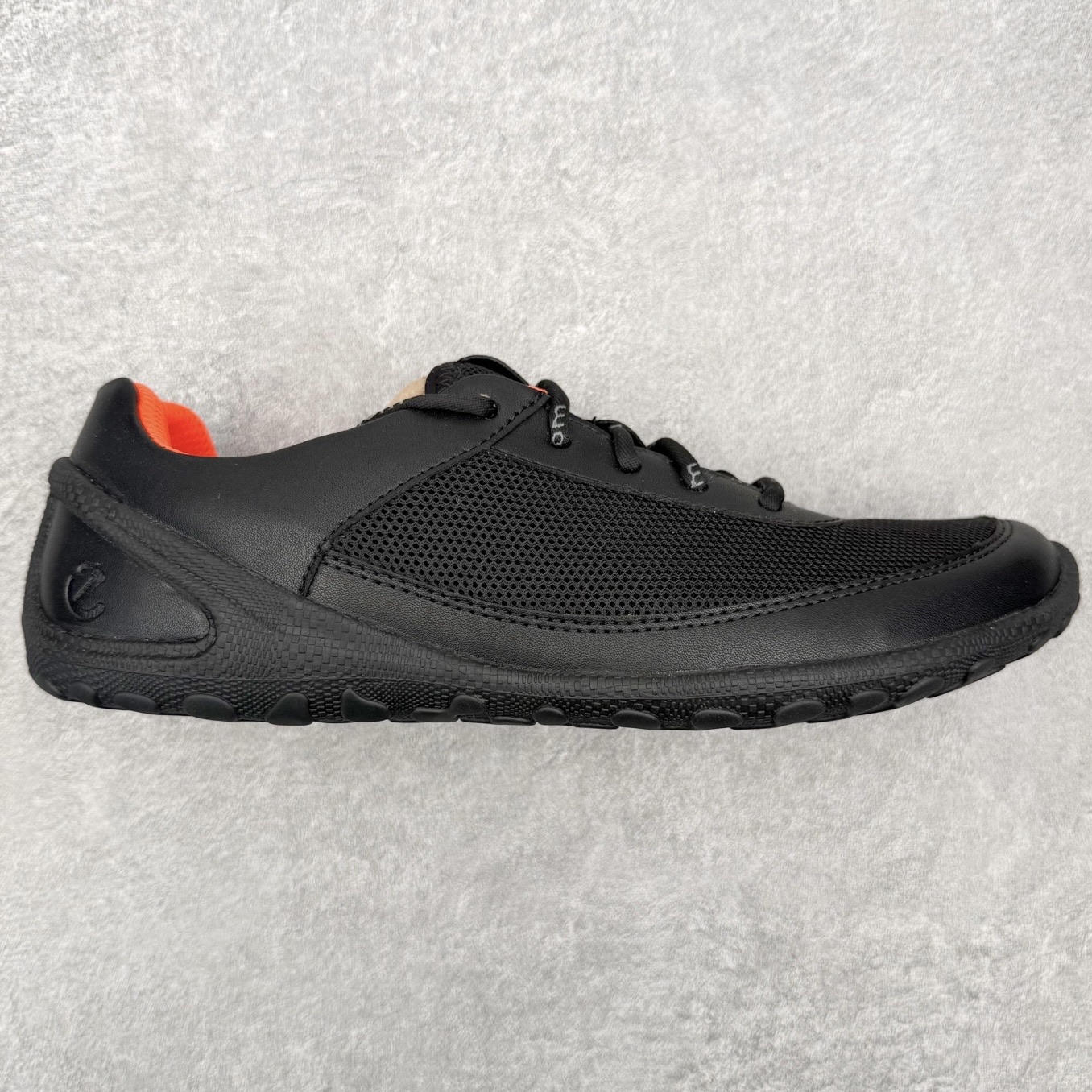 ecco爱步 BIOM Everyday M 舒适百搭潮流个性通勤简约 低帮 生活休闲鞋 ECCO以三大