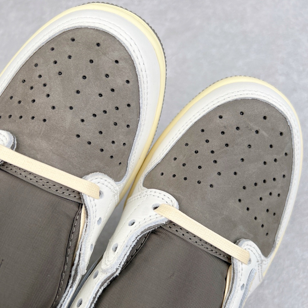 ＃ Travis Scott x Air Jordan AJ1 Low OG SP TS联名白棕倒钩低帮