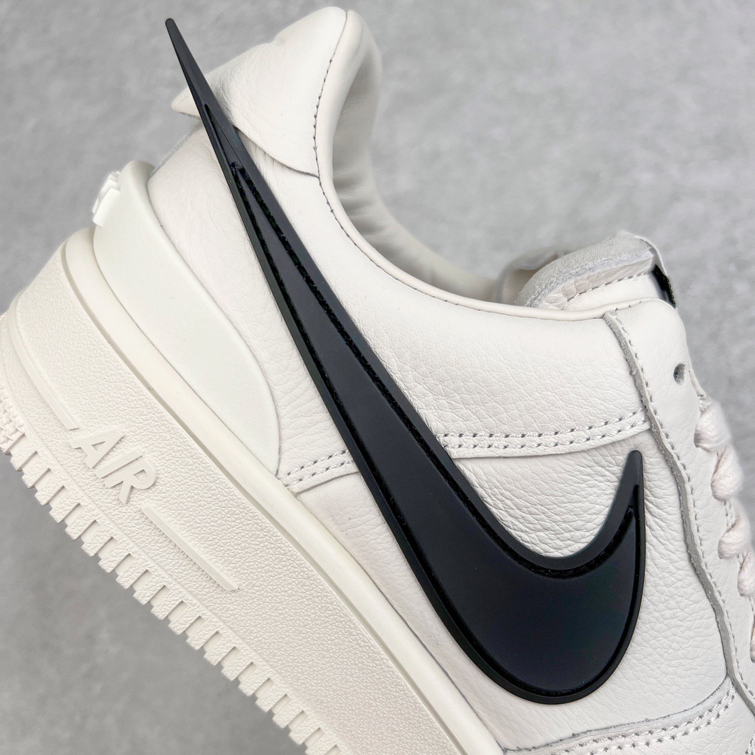 ＃ AMBUSH x NK Air Force 1 Low 空军一号低帮运动板鞋 联名大钩白黑 DV34