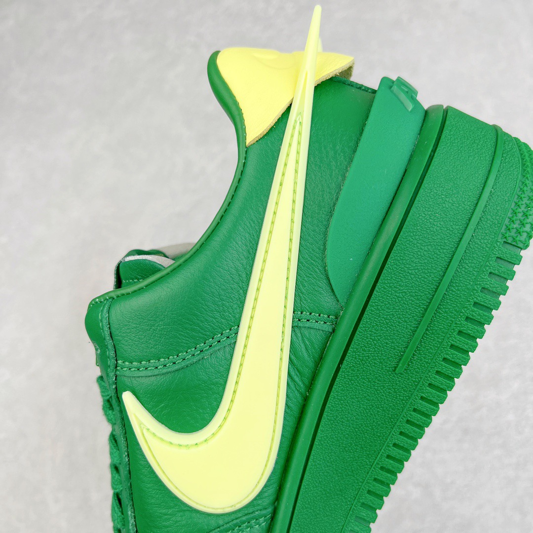 图片[18]-＃LJ渠道版 AMBUSH x NK Air Force 1 Low 空军一号低帮运动板鞋 联名大钩绿色 DV3464-300 全套原原楦纸版 原厂Prime Asia贝利进口皮料加持 越南原大装底数据 私模大底最大开发至47.5 原厂钩子TPU磨具 市场唯一正确批次 左右脚Logo不同 注意区分 全鞋电脑针车 工整有序 视觉效果满分 原厂拉帮手法 密度针距针孔大小控制到位 原装反口里网布海绵 正确卡色网眼大小 原厂港宝加持完美还原灵魂版型 原盒原配从里到外百分百还原 尺码：36 36.5 37.5 38 38.5 39 40 40.5 41 42 42.5 43 44 44.5 45 46 47.5-选品中心