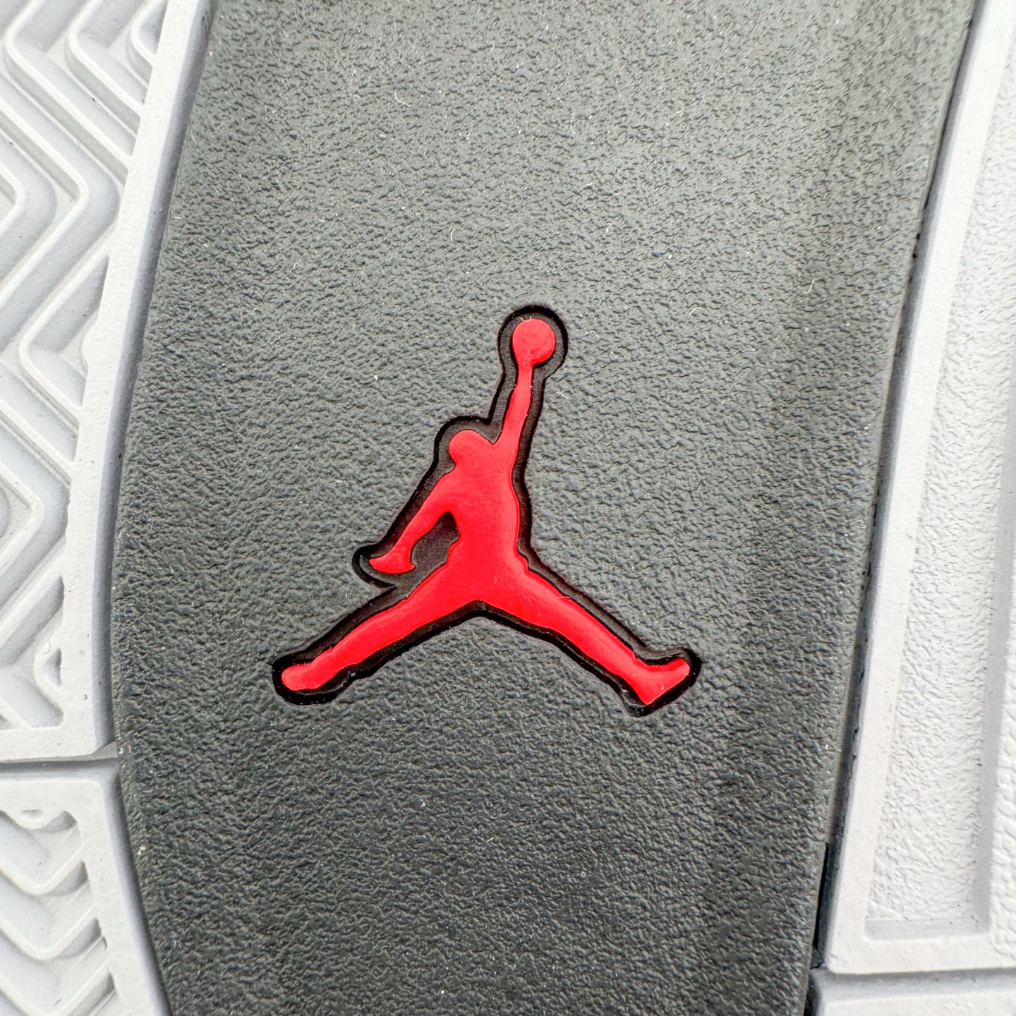 纯原 Air Jordan AJ4 Retro 愤怒的公牛 红色 FQ8138-600 原厂头层皮料 全