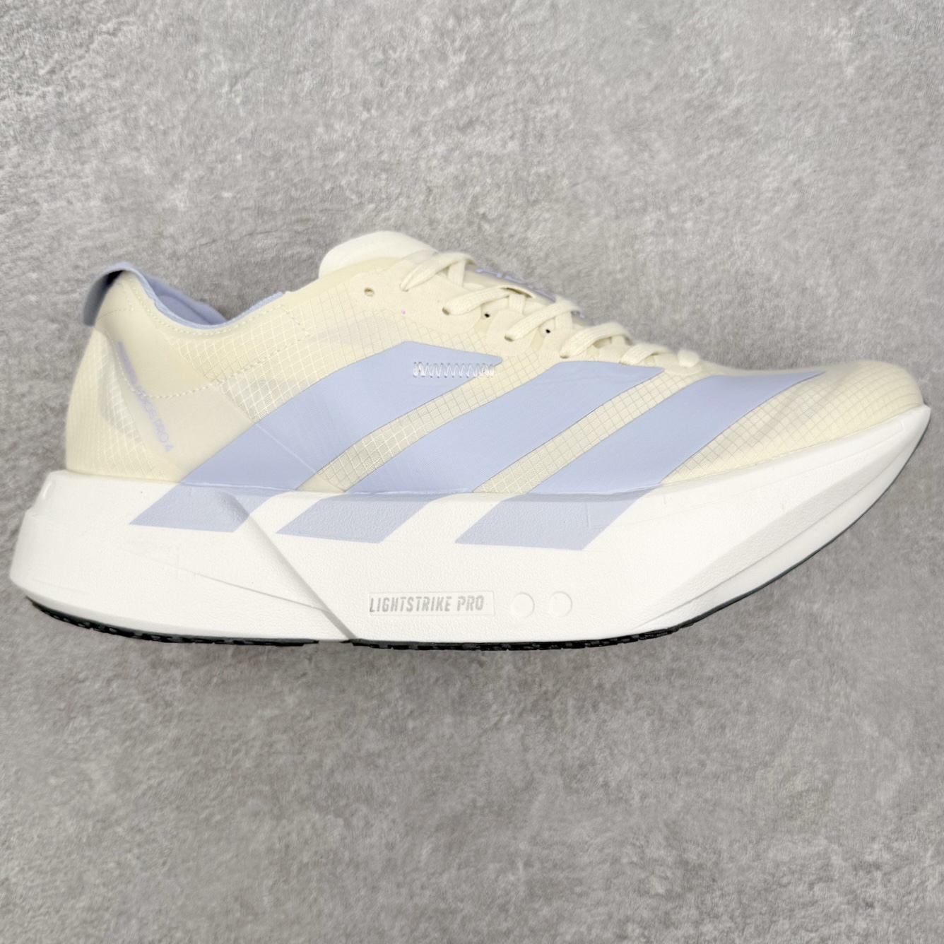 AD Adizero ADIOS 4 M 马拉松竞速专业跑鞋 CELERMESH针织网面非常轻薄 纤维间