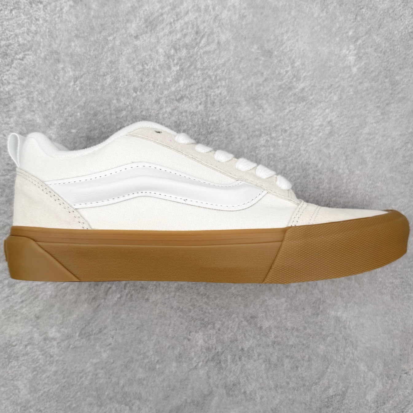 Vans Knu Skool 米白生胶万斯低帮复古休闲胖胖面包鞋肥胖版大LOGO原版全皮猪八面料货号：V