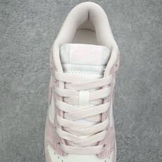 #YC纯原 NK Dunk Low 白粉 IO4244-100 实力大厂出品 新配色陆续开发 利润个位数 #YC纯原 NK Dunk Low 白粉 IO4244-100 实力大厂出品 新配色陆续开发 利润个位数